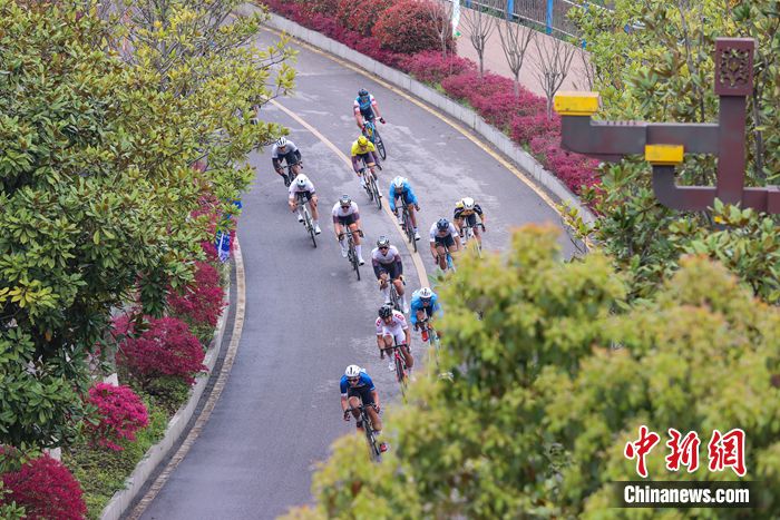 娛樂城：千餘名選手蓡加第十四屆貴州福泉國際自行車節